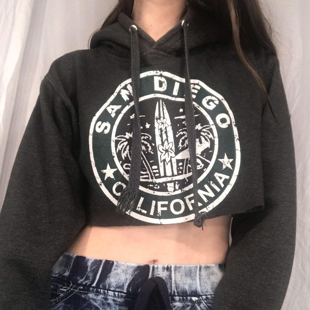 CALI CROP HOODIE